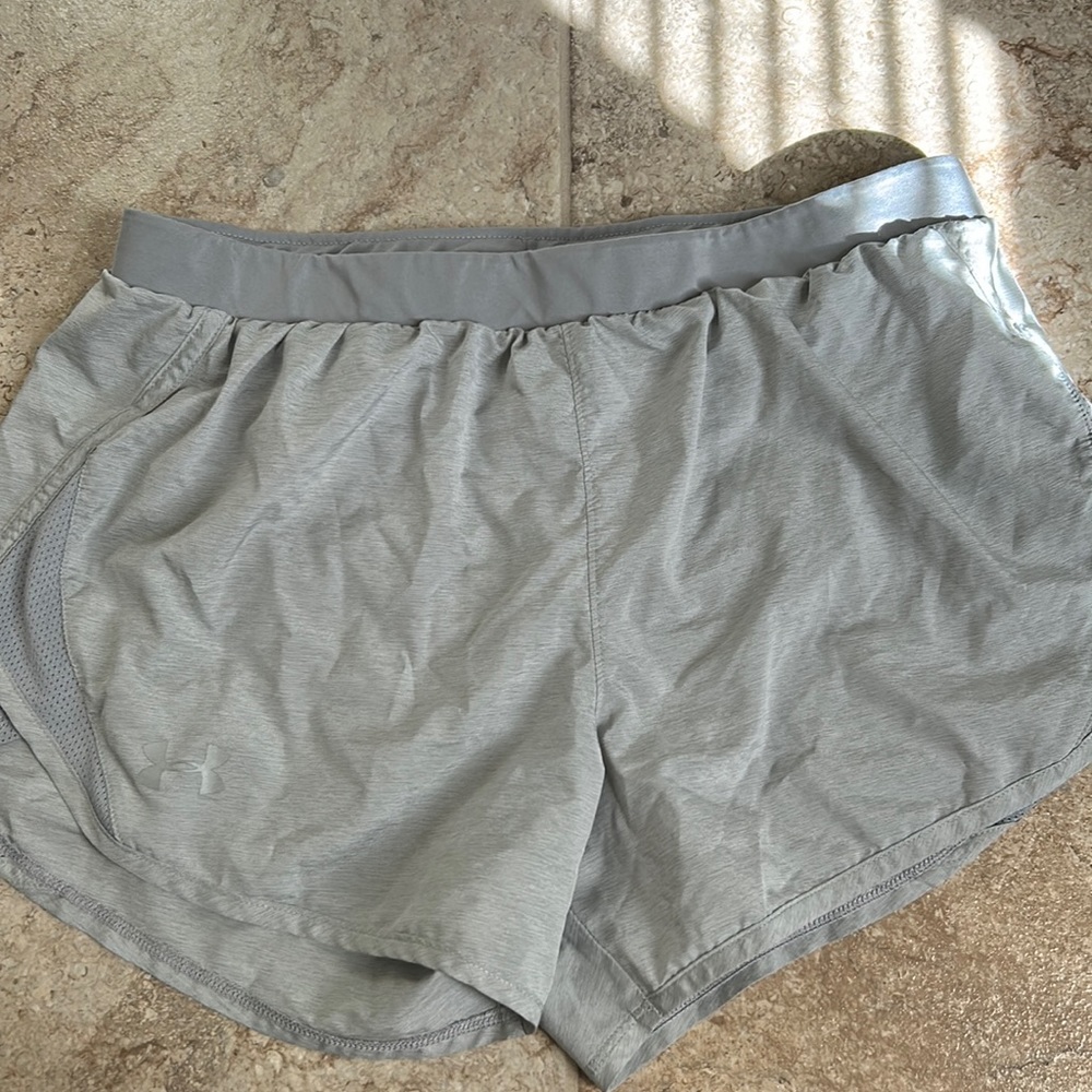 Underarmour athletic shorts. Built in liner
